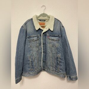 Levi's Classic Blue Denim Jacket with Sherpa Collar